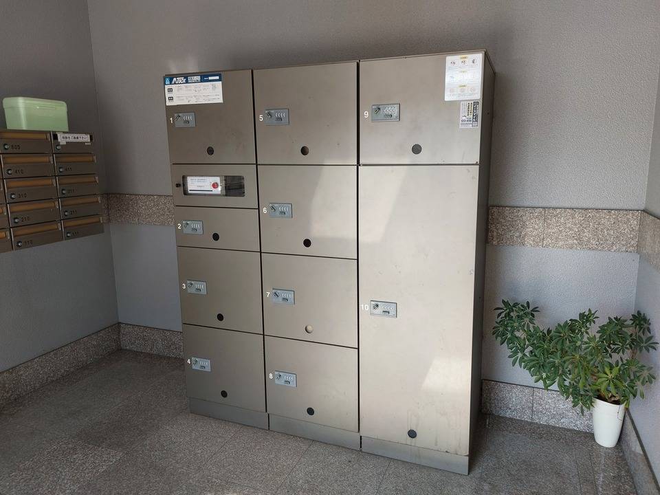 エントランス　宅配ボックス