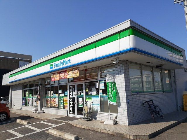 コンビニ　ファミリーマート如意申一丁目店（コンビニ）まで400m