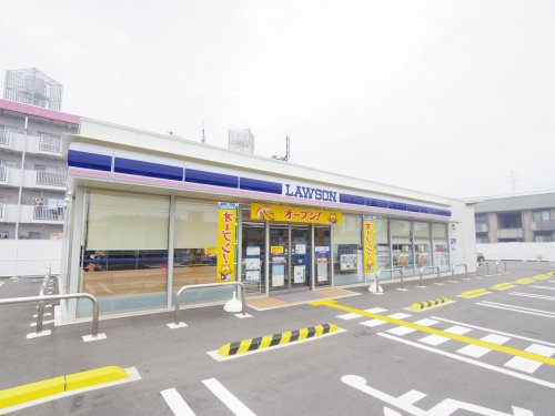 コンビニ　ローソン 奈良大安寺三丁目店（コンビニ）まで445m