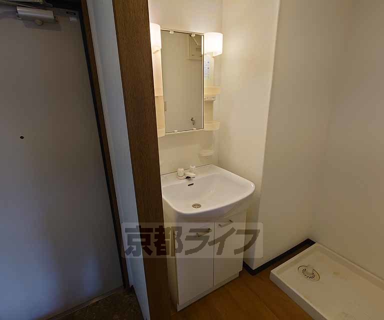 洗面設備　独立洗面台です。