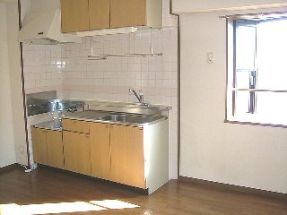 キッチン　窓があり明るいです。