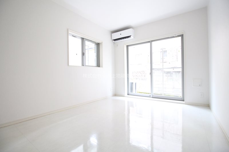 居室・リビング　※入居中につき室内写真は同間取りの参考写真となります。