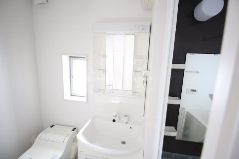 洗面設備　※入居中につき室内写真は同間取りの参考写真となります。