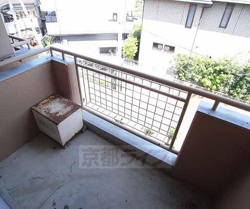 バルコニー　周辺は田園風景の残る落ち着いた雰囲気です