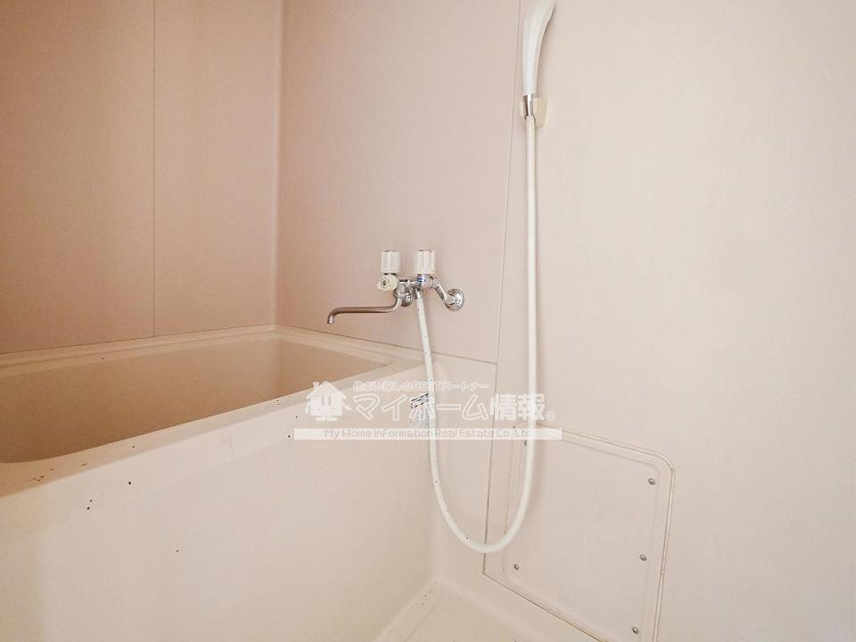 バス・シャワールーム　シャワー付きバス