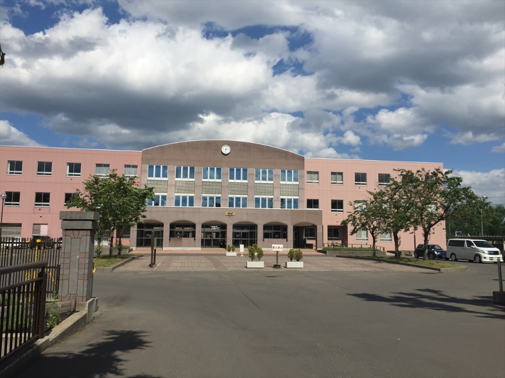 中学校　弘前市立第三中学校（中学校）まで1105m