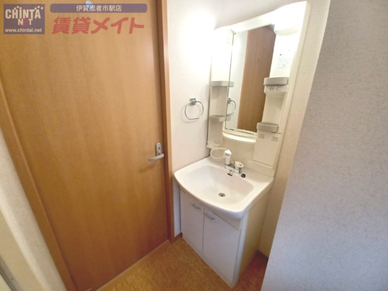 洗面設備　同型参考写真