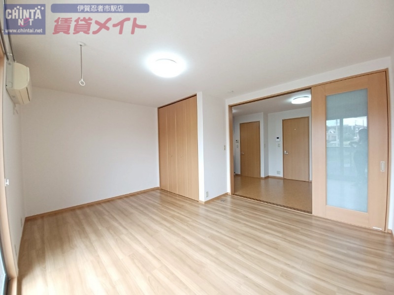 居室・リビング　同型参考写真