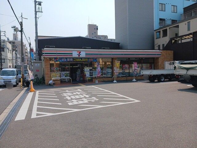 コンビニ　セブンイレブン大阪本田4丁目店（コンビニ）まで350m