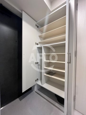 収納　リヴェント難波ウエスト　シューズボックス