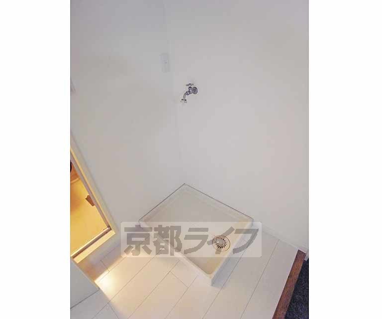 その他設備　室内に洗濯機置けます。