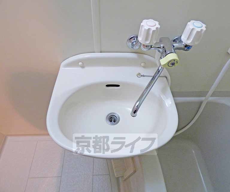 洗面設備　綺麗な洗面です。