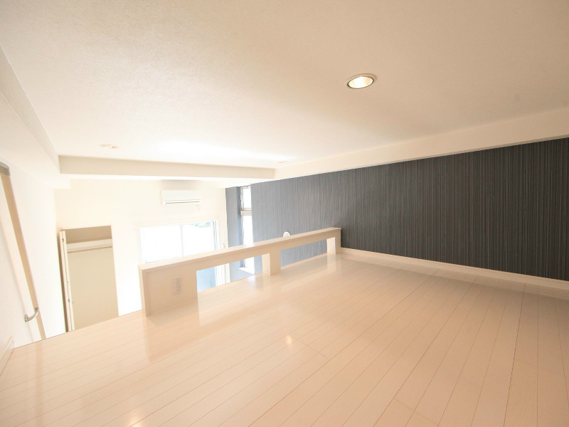 その他部屋・スペース　上階洋室5.4帖（収納としてもお部屋としても使えます）