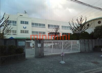 小学校　茨木市立白川小学校（小学校）まで289m