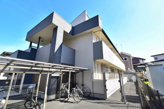 建物外観　木造　２階建て