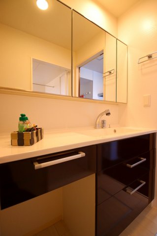 洗面設備　同型タイプです