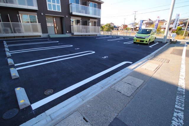 駐車場　駐車スペースもあります