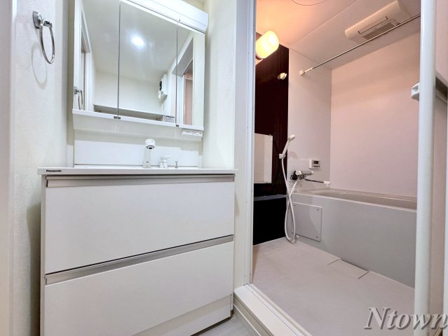 洗面設備　広い洗面スペース