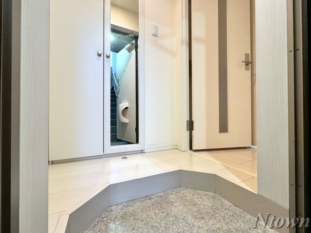 玄関　落ち着いた玄関です