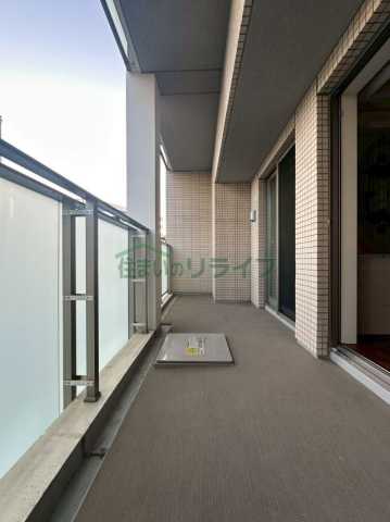 バルコニー　プレミスト麹町