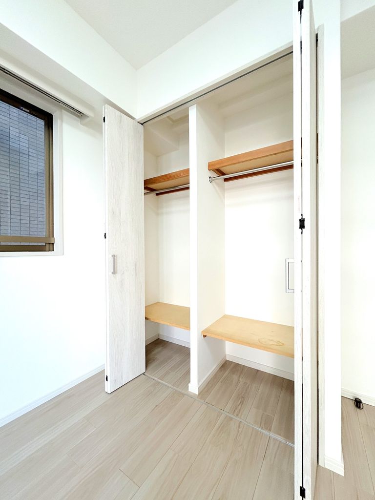 収納　洋室5.6帖収納