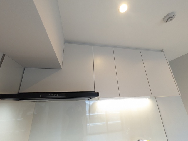 キッチン　吊り戸・レンジフード