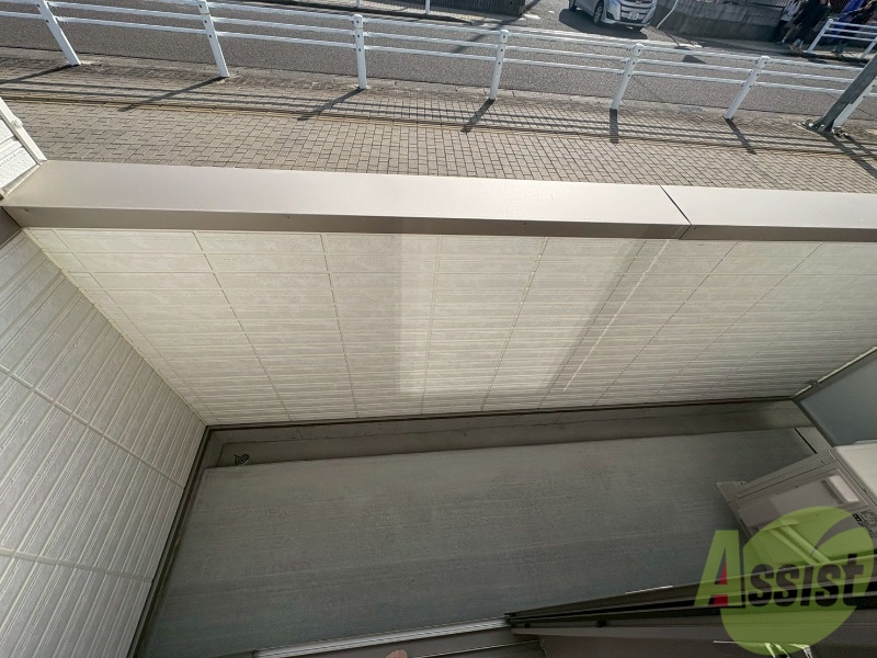 バルコニー　バルコニーになります。洗濯物をも干しやすいですね。