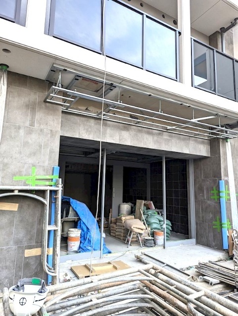 エントランス　工事完了前写真