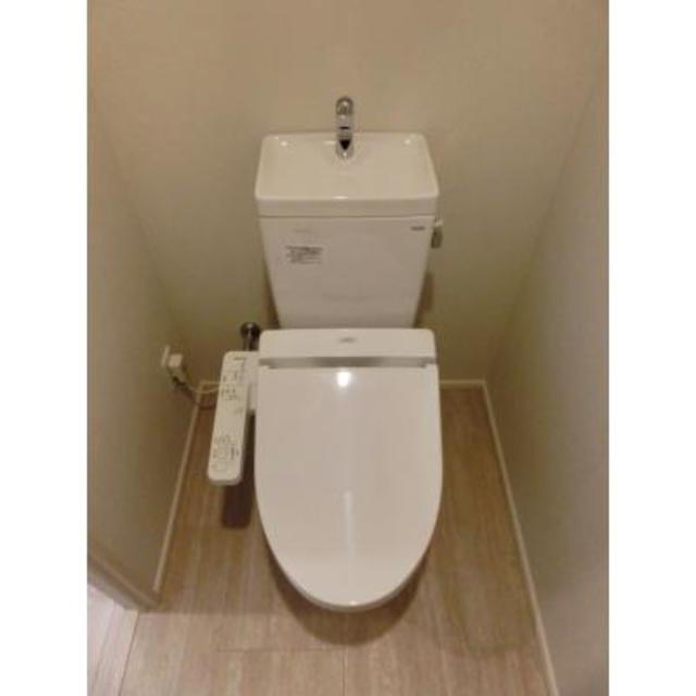 トイレ　※写真は同タイプ住戸です。