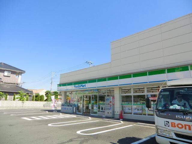 コンビニ　ファミリーマート（コンビニ）まで160m