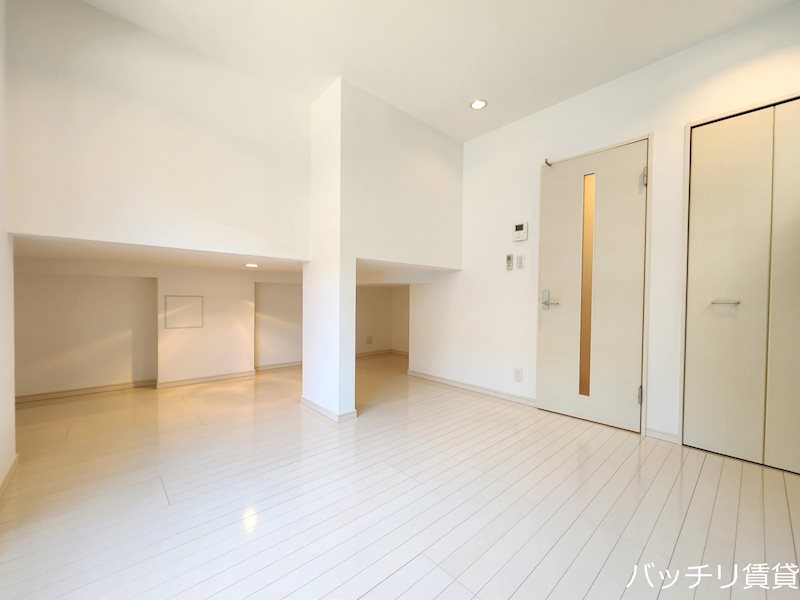 居室・リビング　同型タイプの為、現状を優先いたします。