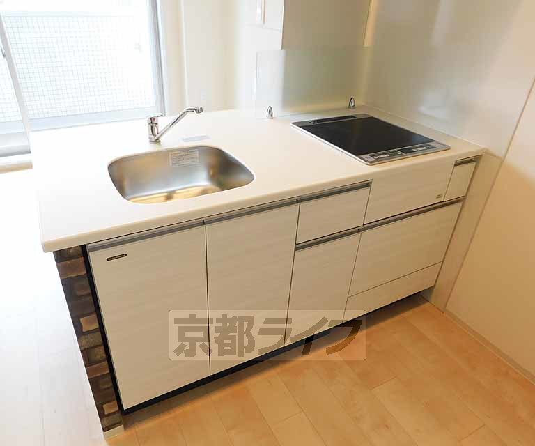 キッチン　清潔感のあるキッチンですね！