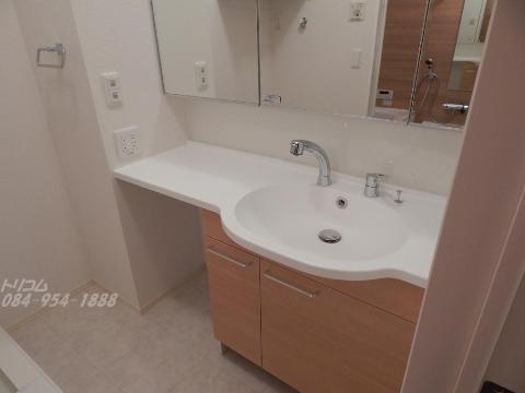 洗面設備　カウンター付洗髪洗面化粧台（イメージ）