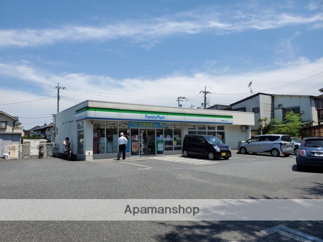 コンビニ　ファミリーマート（コンビニ）まで116m