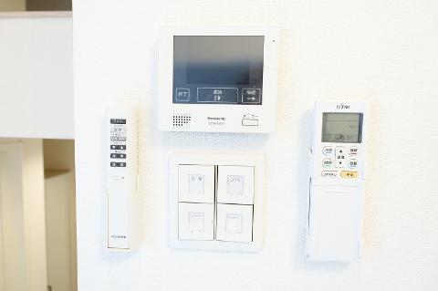 セキュリティ　モニター付きインターホン