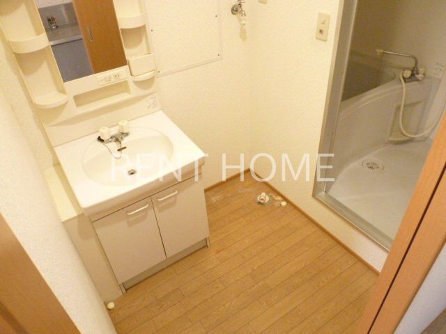 洗面設備　独立洗面脱衣所です。