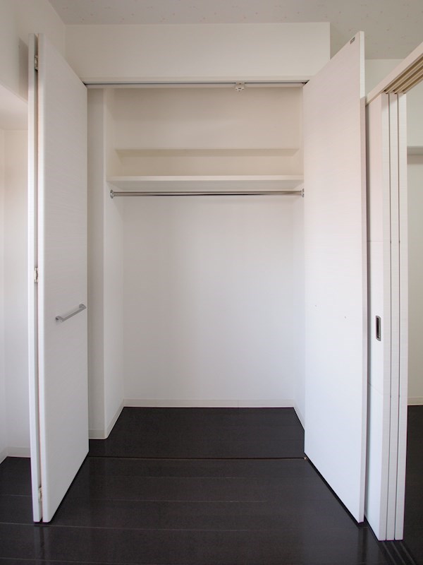 収納　洋室にクローゼットあり。