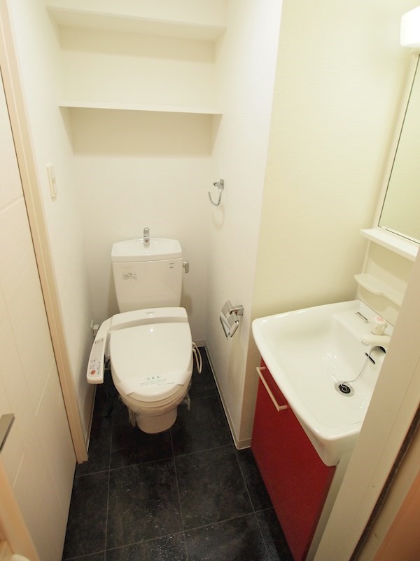 トイレ　ウォシュレット付きのトイレです。