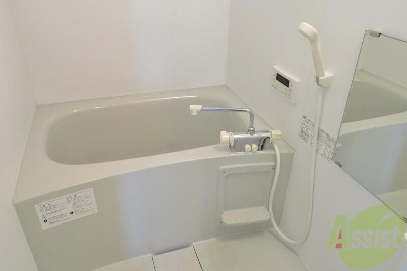 バス・シャワールーム　バスタブも広くて、足も延ばせますね。