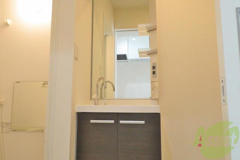 洗面設備　おしゃれな洗面台で毎日テンション上がりますね。