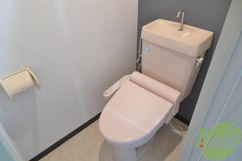 トイレ　お手洗いはお風呂から離れています。つかいやすくていいですね。