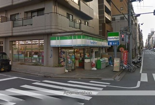 コンビニ　ファミリーマート（コンビニ）まで220m