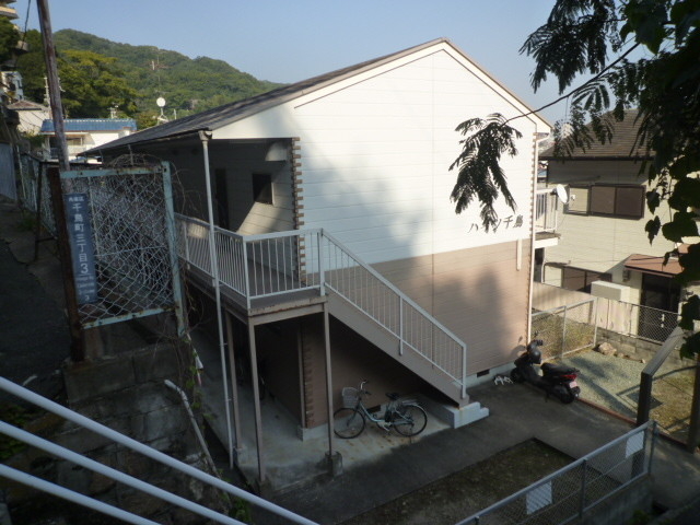 エントランス　周りの感じがステキですね。