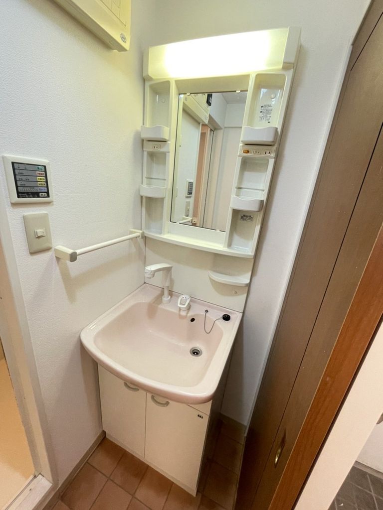 洗面設備　※代表タイプの写真のため実際と異なる場合がございます