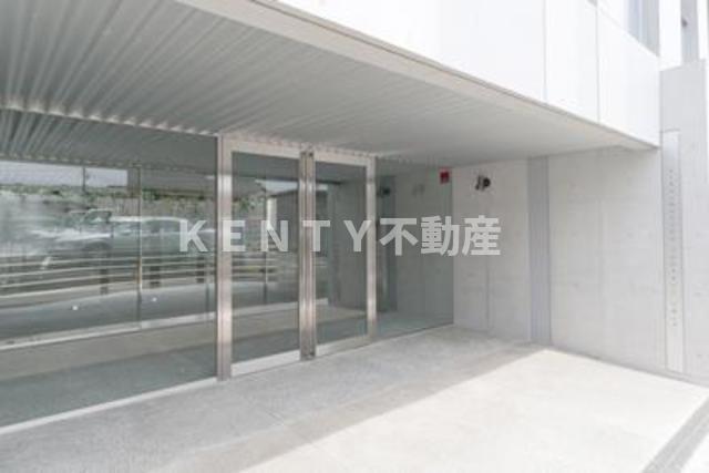 エントランス　ゆとりのあるエントランスです