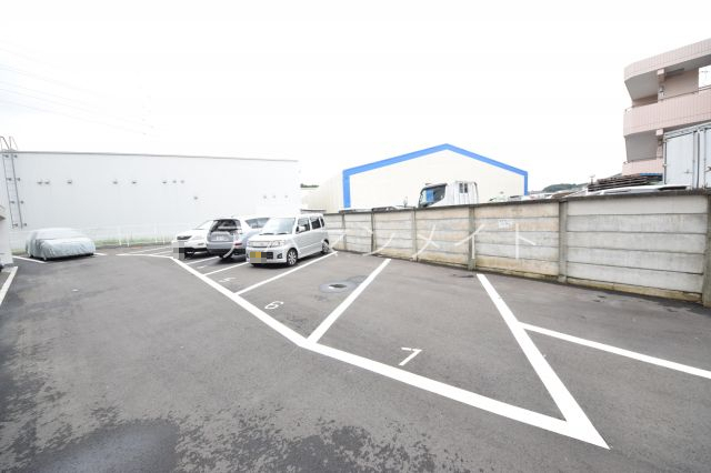 駐車場　敷地内駐車場