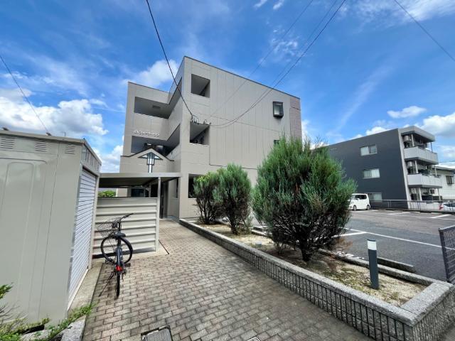 エントランス　外観写真（昼）