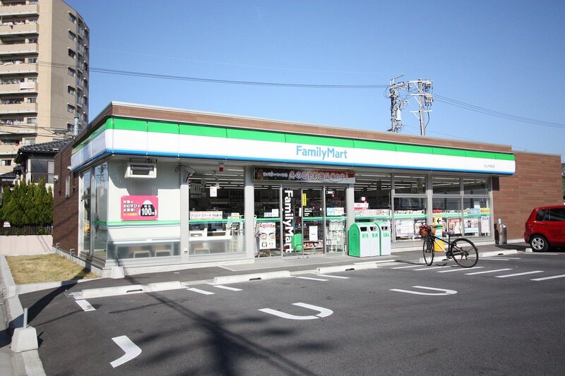 コンビニ　ファミリーマート守山大牧町店（コンビニ）まで372m