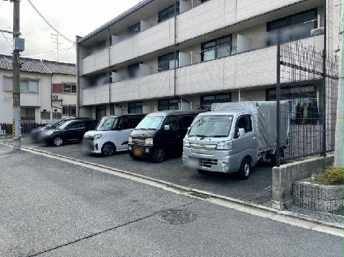 駐車場　駐車場は別途料金が必要です。