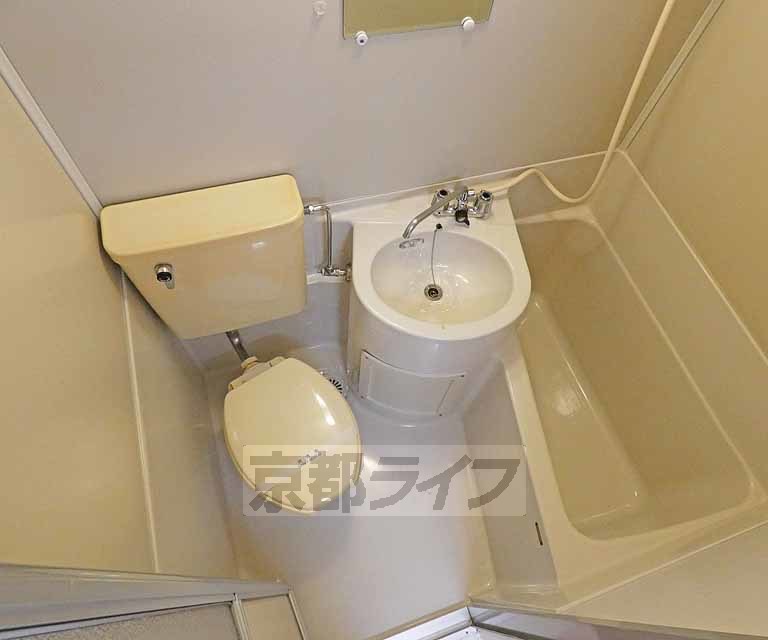 バス・シャワールーム　バスルームです。